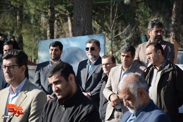 گزارش تصویری/تجمع مردم خرم آباد در گلزار شهدا