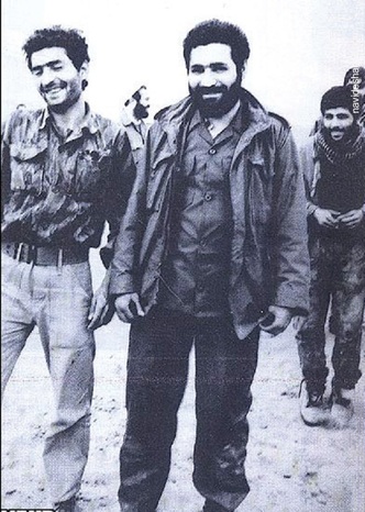 از چپ نفر اول شهید حسن طهرانی مقدم و نفر دوم سردار محمد طهرانی مقدم