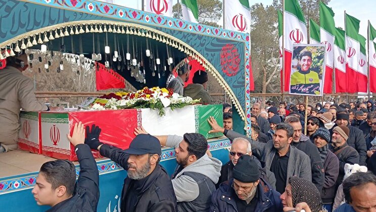 مراسم تشييع الجثامين الطاهرة لـ100 شهيد ارتقوا خلال الأضطرابات الأخيرة في طهران