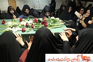 پیکر ۵ شهید مدافع حرم در قم تشییع شد پیکر ۵ شهید مدافع حرم در قم تشییع شد