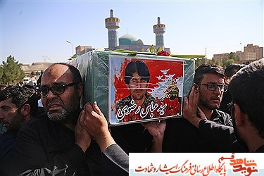 پیکر ۵ شهید مدافع حرم در قم تشییع شد پیکر ۵ شهید مدافع حرم در قم تشییع شد