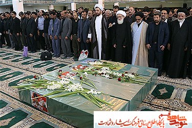 پیکر ۵ شهید مدافع حرم در قم تشییع شد پیکر ۵ شهید مدافع حرم در قم تشییع شد