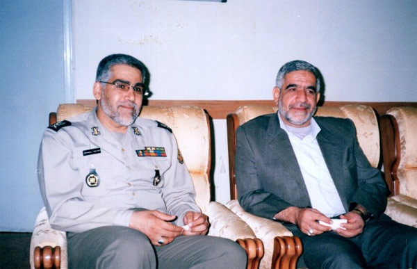 یک گوشی که ارزشش را ندارد .../ کتابی درباره شهیدی که سرش بر نیزه داعش رفت یک گوشی که ارزشش را ندارد .../ کتابی درباره شهیدی که سرش بر نیزه داعش رفت