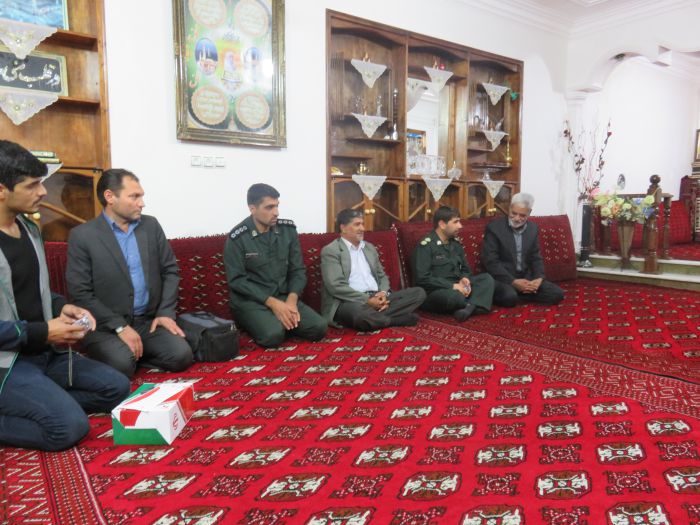 تصاویر/اهدای تندیس اجلاسیه 4هزار شهید گلستان به 22 خانواده شهید تصاویر/اهدای تندیس اجلاسیه 4هزار شهید گلستان به 22 خانواده شهید