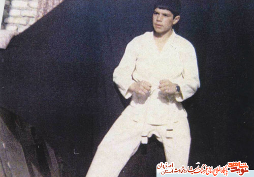 شهید زهیر ترکان :یکی از شهدای غواص کربلای چهار که مظلومانه ودست بسته شهید گشت شهید زهیر ترکان :یکی از شهدای غواص کربلای چهار که مظلومانه ودست بسته شهید گشت