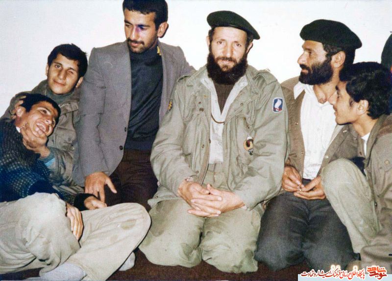 با خدا عهد بسته بودیم که تا آخرین قطره ی خونمان با متجاوزین بجنگیم با خدا عهد بسته بودیم که تا آخرین قطره ی خونمان با متجاوزین بجنگیم
