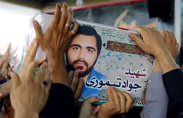 دهه هفتادی ها اینطور از کشور دفاع می کنند دهه هفتادی ها اینطور از کشور دفاع می کنند