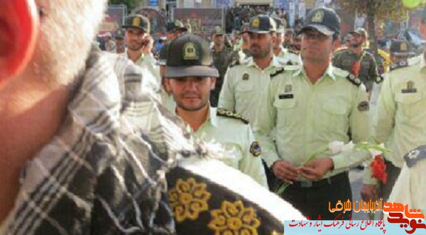 گزارش تصویری غبارروبی مزار شهدای تبریز بمناسبت هفته نیروی انتظامی گزارش تصویری غبارروبی مزار شهدای تبریز بمناسبت هفته نیروی انتظامی