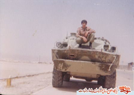یک رزمنده همیشه در سختی و مشکلات می باشد یک رزمنده همیشه در سختی و مشکلات می باشد