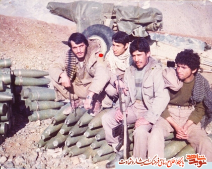 من در سنگر تنها شدم فکرکردم گم شدم من در سنگر تنها شدم فکرکردم گم شدم