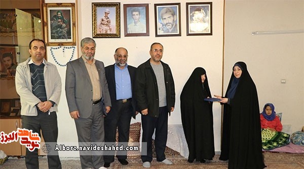 دیدار مسئول امور زنان اداره کل حفظ آثار دفاع مقدس البرز با خانواده شهید «ابراهیم خندان»