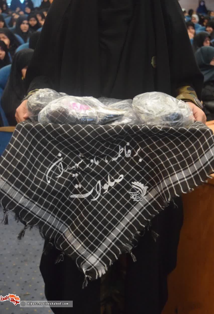 برای محافظت ازفرزندان آنها را به سبک زندگی شهدا تربیت کنید برای محافظت ازفرزندان آنها را به سبک زندگی شهدا تربیت کنید