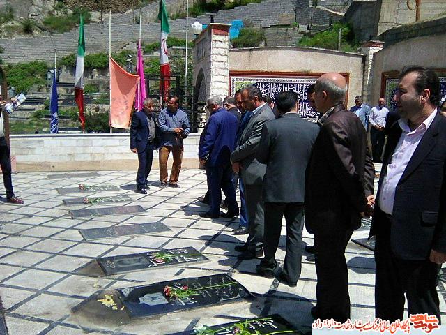 تصاوير/ گلباران مزار شهداى پل سفيد شهرستان سوادكوه تصاوير/ گلباران مزار شهداى پل سفيد شهرستان سوادكوه