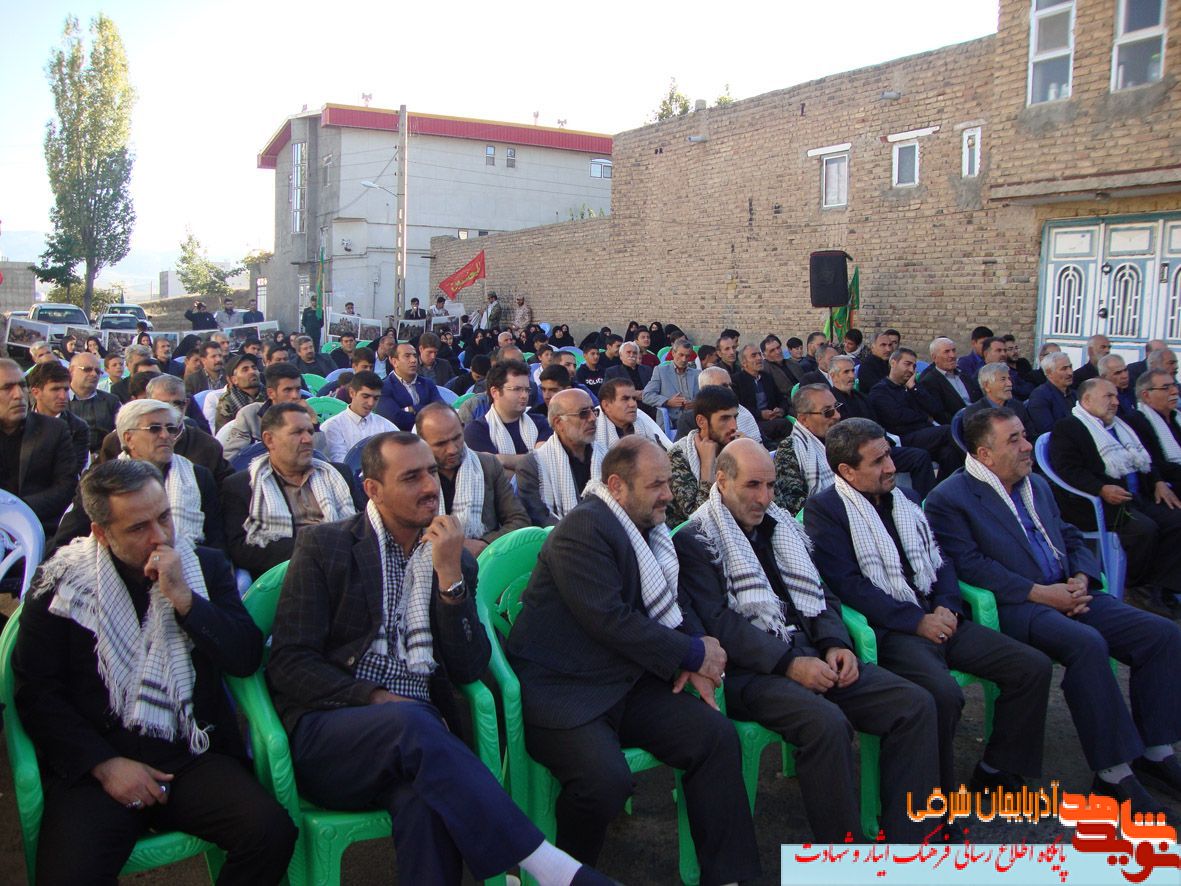 شهدا محور وحدت در جامعه هستند