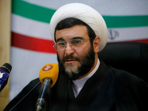 اهداِء کتب و مجلات شاهد به خانواده معظم شهدا و ایثارگران در دیدارهای طرح سپاس اهداِء کتب و مجلات شاهد به خانواده معظم شهدا و ایثارگران در دیدارهای طرح سپاس