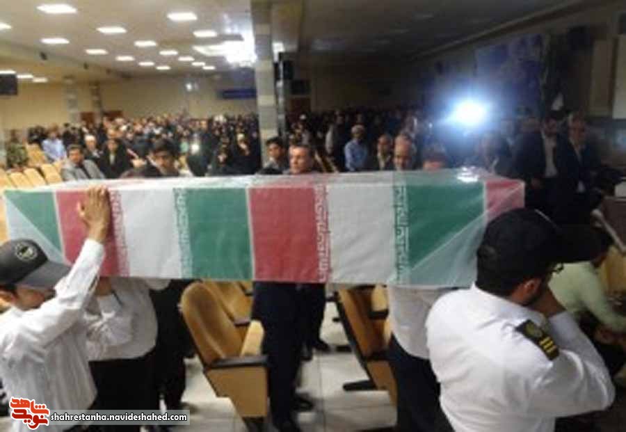 یادواره شهدای مدافع حرم در شهرری برگزار شد یادواره شهدای مدافع حرم در شهرری برگزار شد