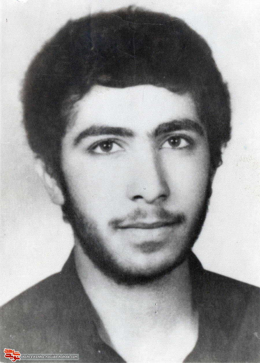 سروده ای در وصف سالار شهیدان به قلم شهید «نعیمی» سروده ای در وصف سالار شهیدان به قلم شهید «نعیمی»