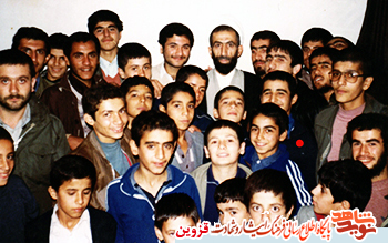 شهید دانش‌آموز 