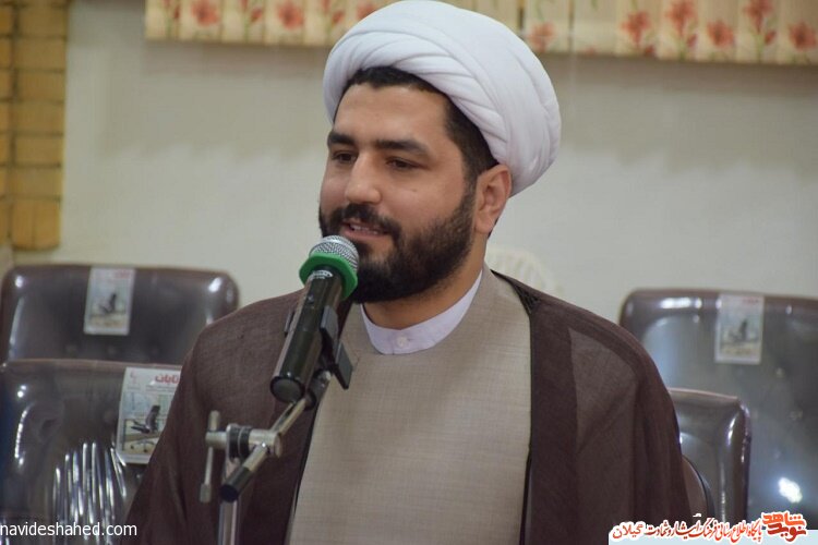 انتقال فرهنگ ایثار و شهادت به نسل جوان یک ضرورت است انتقال فرهنگ ایثار و شهادت به نسل جوان یک ضرورت است