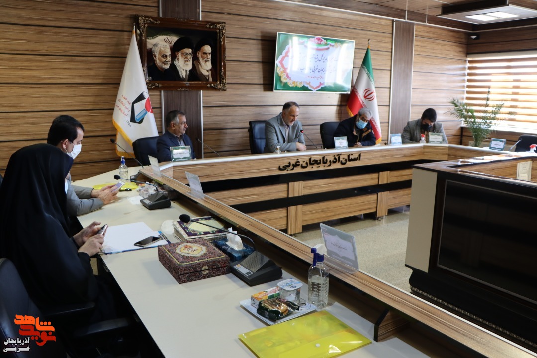 ایثار و شهادت دو محور اساسی در نظام اسلامی است ایثار و شهادت دو محور اساسی در نظام اسلامی است
