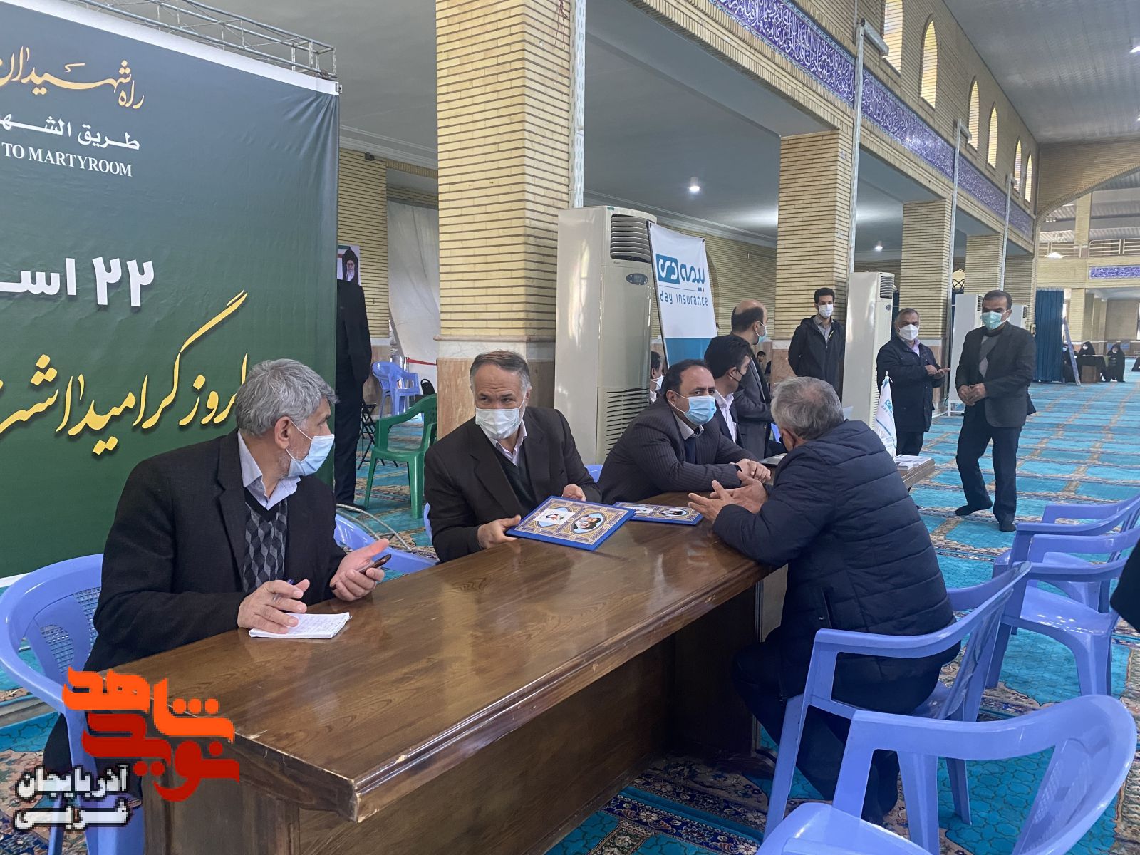 برپایی میز خدمت بنیاد شهید و امور ایثارگران آذربایجان غربی در مصلای ارومیه