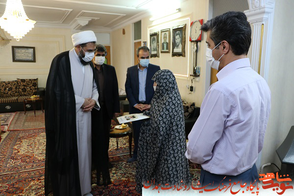 گزارش تصویری| مسئولان استان همدان با خانوادههای شهدای سوم خرداد دیدار کردند گزارش تصویری| مسئولان استان همدان با خانوادههای شهدای سوم خرداد دیدار کردند