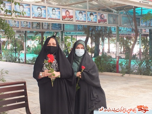 آیین غبارروبی و عطرافشانی مزار شهدای عملیات بیت المقدس در قم برگزار شد