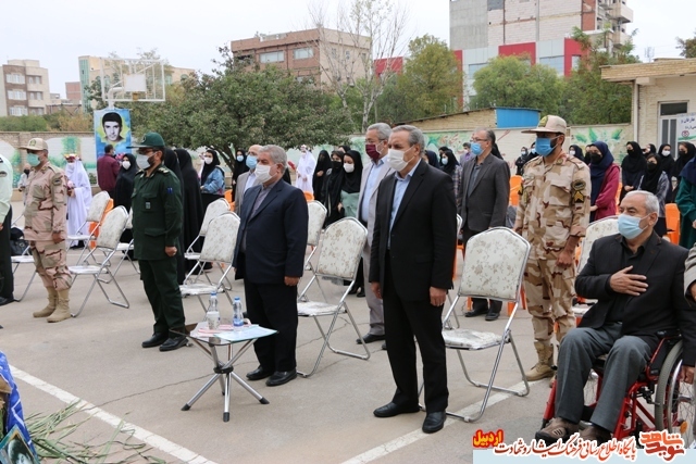 گزارش تصویری |همزمان با سراسر کشور زنگ ایثارو مقاومت در دبستان شهید جحازی اردبیل نواخته شد
