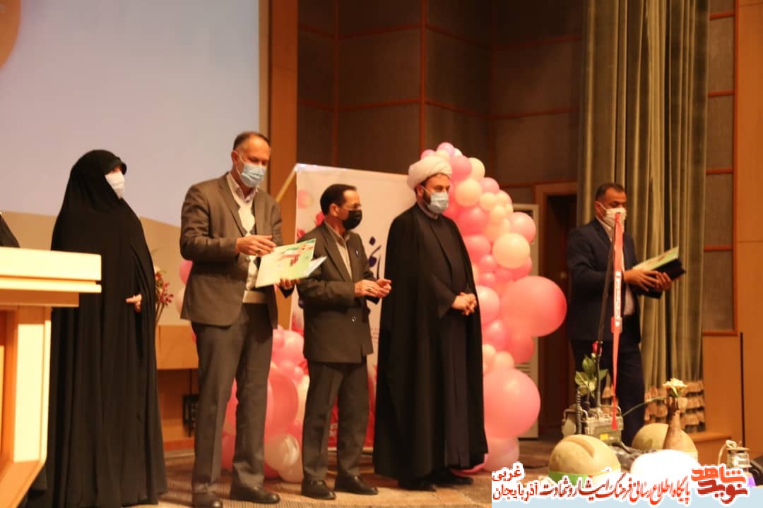 گزارش تصویری/ همایش پیام آوران عاشورا مناسبت بزرگداشت میلاد با سعادت حضرت زینب (س) برگزار شد