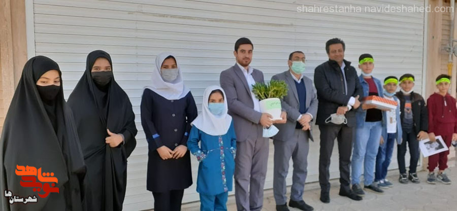 دانش آموزان صفادشتی با مادر شهید «شهسوار بابک» دیدار کردند