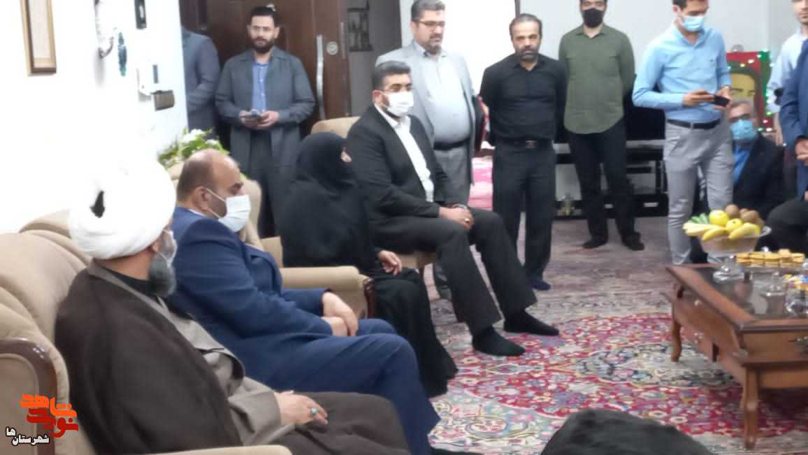 گزارش تصویری| دیدار وزیر راه و شهرسازی با خانواده شهید علی‌اصغر فلاح