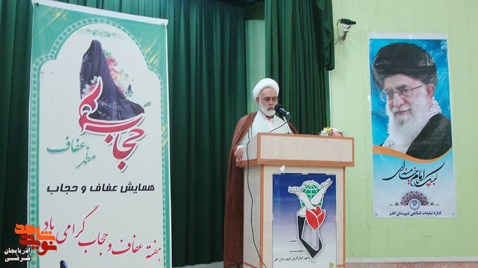 سيره شهدا، بهترين الگو و سبک زندگي در جامعه امروزي است