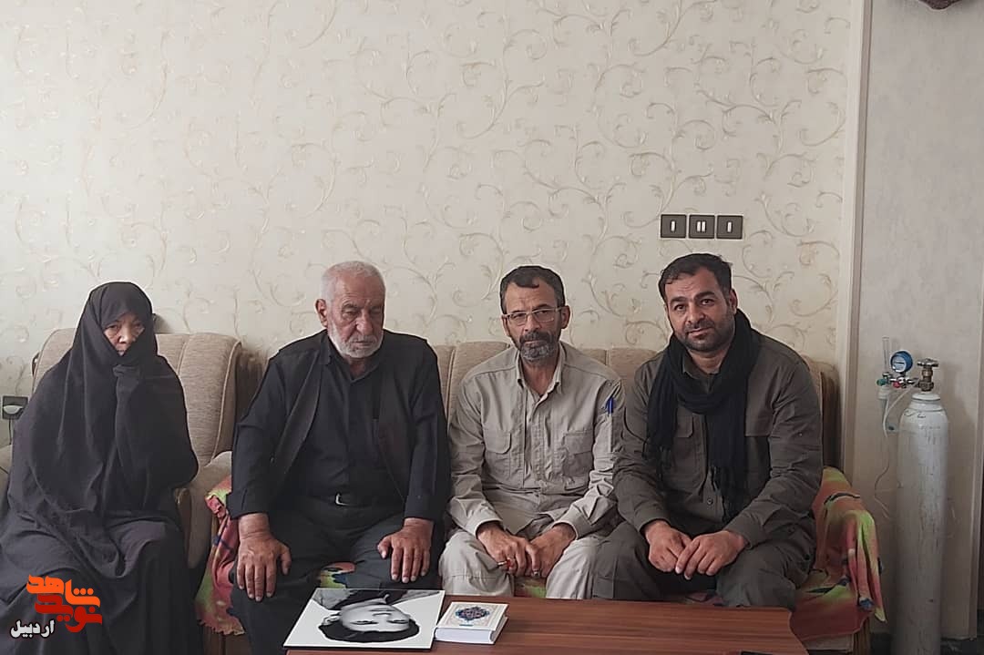 دیدار با خانواده شهید «حسن ستایش» در اردبیل