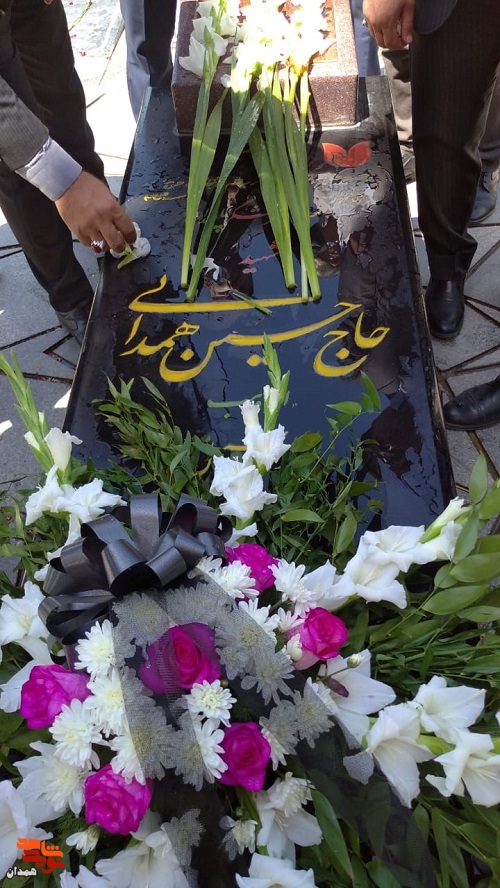 ادای احترام مسئولان صدا و سیمای سنندج به شهید همدانی