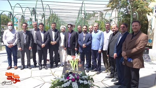 ادای احترام مسئولان صدا و سیمای سنندج به شهید همدانی