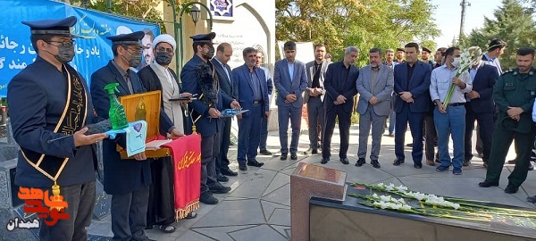حضور خادمان مسجد مقدس جمکران در گلزار شهدای همدان