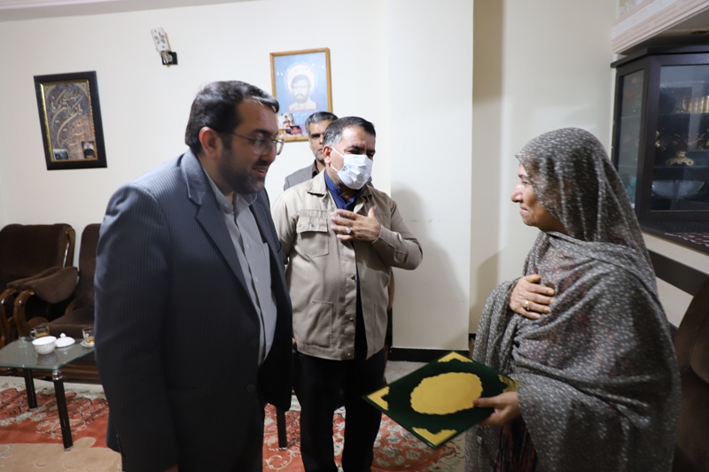 دیدار مدیرکل بازرسی بنیاد با خانواده شهید «عیسی کریمی» و جانباز «جهانشیر جوادی‌زاده»