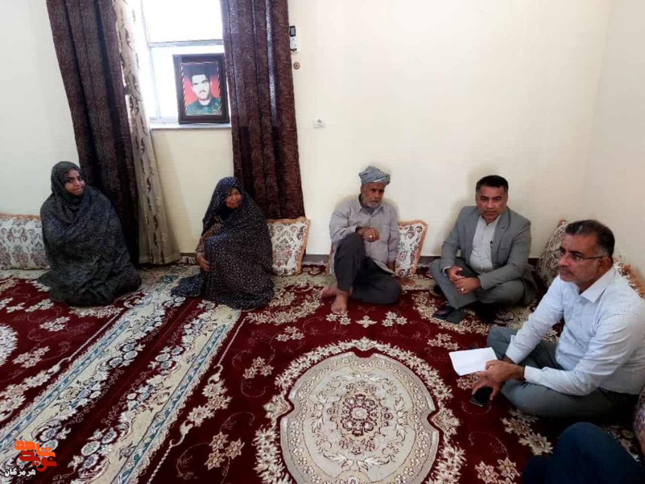 دیدار مدیرکل بنیاد هرمزگان با 14 خانواده شاهد و ایثارگر در بندرعباس