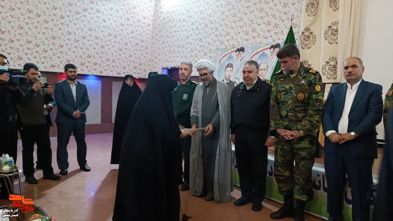 همسران جانبازان، پرستاران گمنام و اسوه ایثار و فداکاری هستند