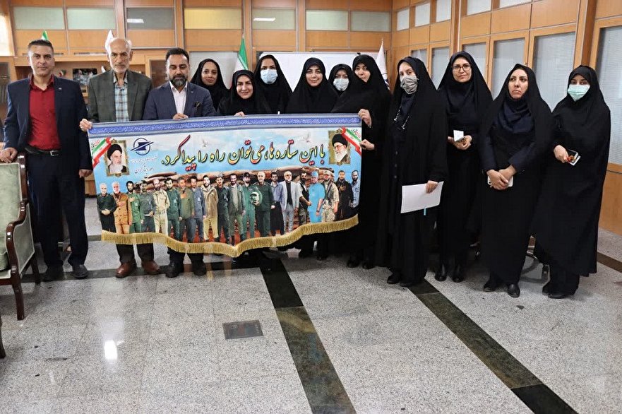 تکریم خانواده از شهید «سهراب آیشته» و کارکنان فرودگاه شهید «دستغیب» + تصاویر