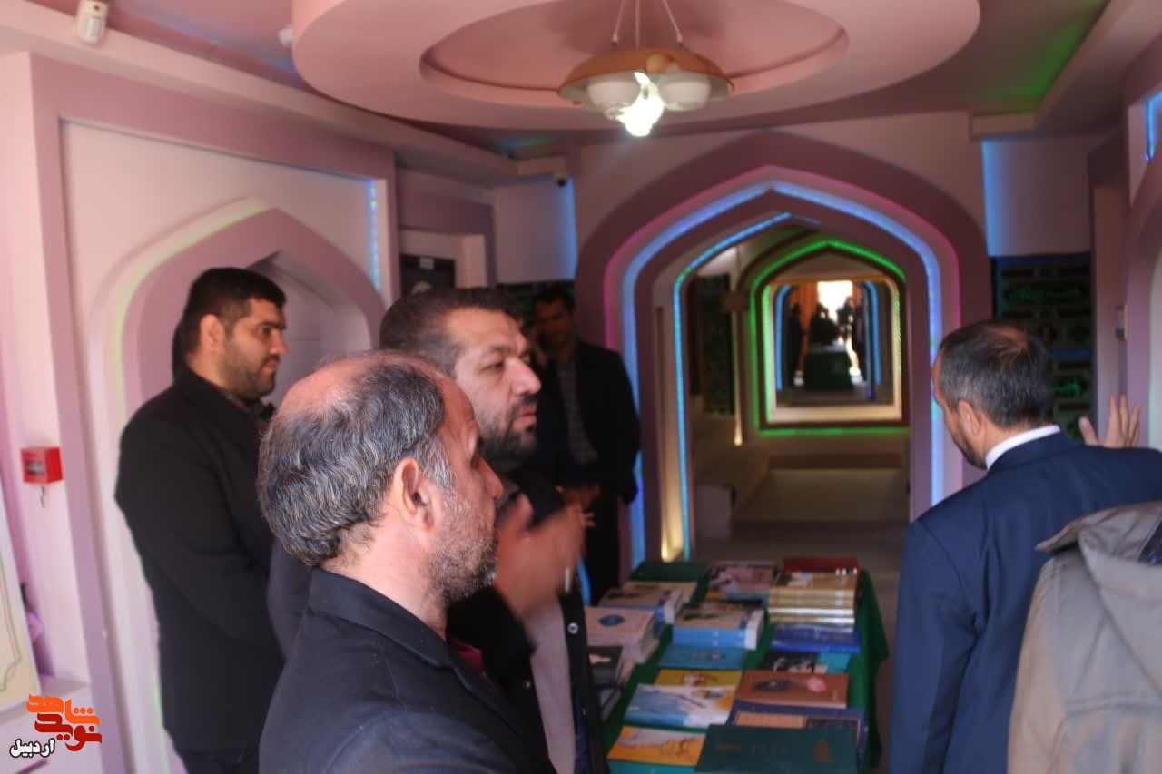 بازدید رییس سازمان فرهنگی ورزشی شهرداری اردبیل و هیئت همراه از موزه شهدای اردبیل
