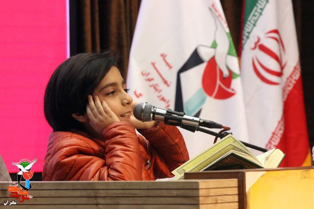 محفل انس با قرآن کریم و آیین افتتاح باشگاه قرآنیان در دهکده نشاط