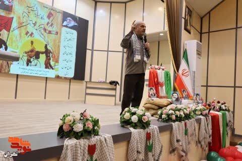 تجلیل از خانواده های معزز شهدا و جانباران شاخص مدارس شاهد منطقه ۸