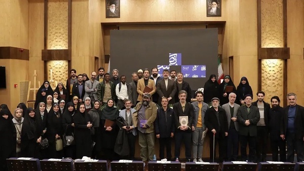 همایش ادبی سوختگان وصل برگزیدگان خود را شناخت همایش ادبی سوختگان وصل برگزیدگان خود را شناخت