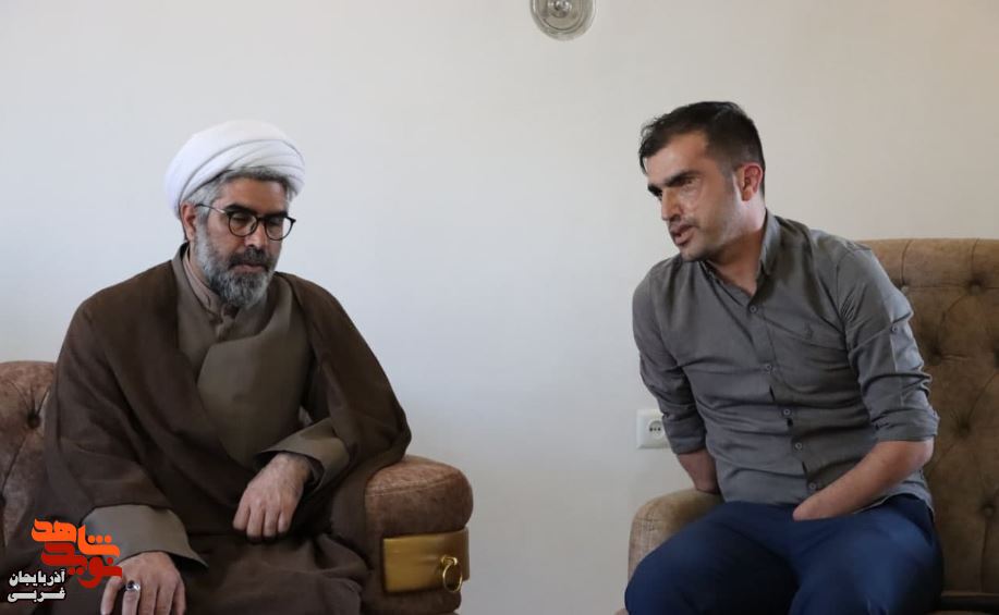 دیدار مدیرکل بنیاد استان با خانواده های جانبازان گرانقدر 70 درصد در ارومیه دیدار مدیرکل بنیاد استان با خانواده های جانبازان گرانقدر 70 درصد در ارومیه