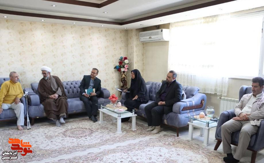 دیدار مدیرکل بنیاد استان با خانواده های جانبازان گرانقدر 70 درصد در ارومیه دیدار مدیرکل بنیاد استان با خانواده های جانبازان گرانقدر 70 درصد در ارومیه