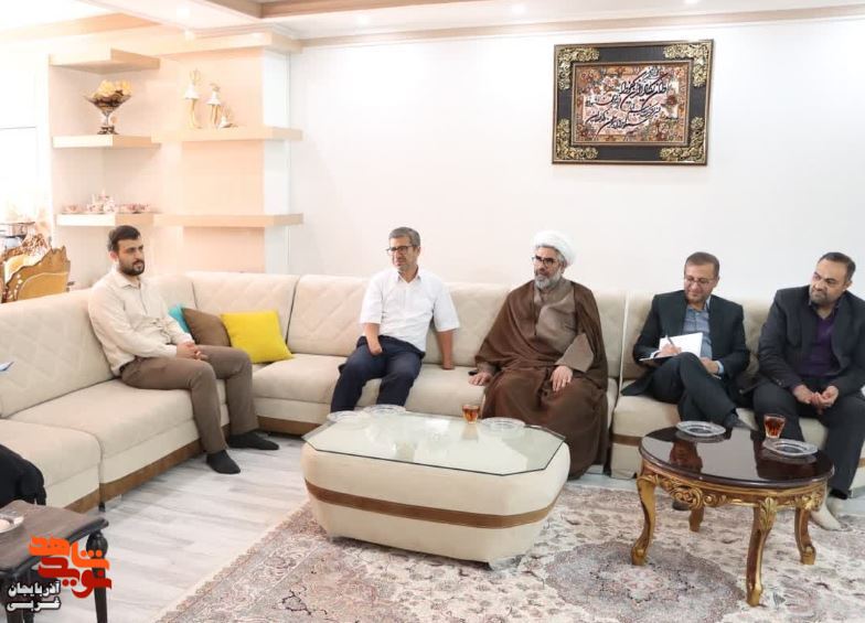 دیدار مدیرکل بنیاد استان با خانواده های جانبازان گرانقدر 70 درصد در ارومیه دیدار مدیرکل بنیاد استان با خانواده های جانبازان گرانقدر 70 درصد در ارومیه