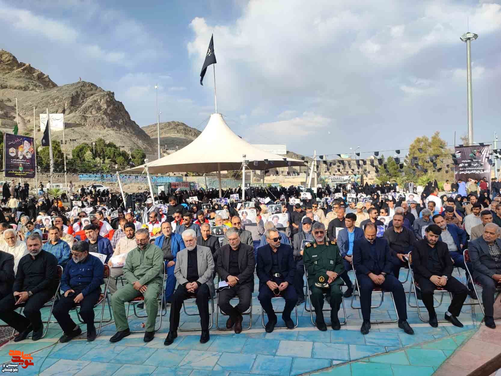 حضور خانواده معظم شهدا و ایثارگران در مراسم سوگواری خادم ملت
