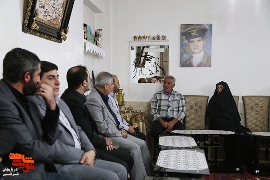 سلمانی و نریمانی بمناسبت سالروز بازگشت آزادگان به دیدار با دو آزاده رفتند سلمانی و نریمانی بمناسبت سالروز بازگشت آزادگان به دیدار با دو آزاده رفتند
