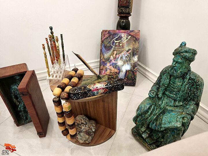 گزارش تصویری/ آثار هنری جانباز نخبه «حسین نیک طلب»